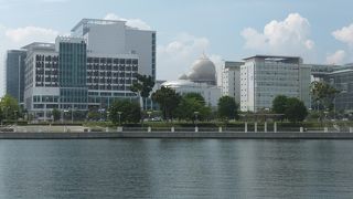 マレーシアで一番美しい都市。行政都市の顔とは別に観光地としても大人気です。