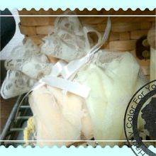 フレグランスソープは、袋に入れて量り売り