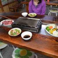 夕食は鉄板焼きです。