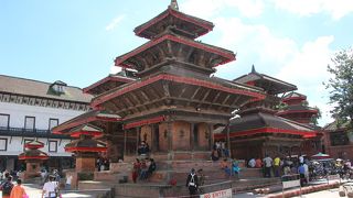 上がり続ける入場料