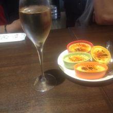 つきだし。やや甘く、個人的にはデザート感覚でした。