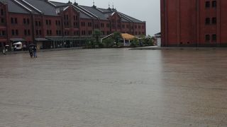 見事なレンガ倉庫