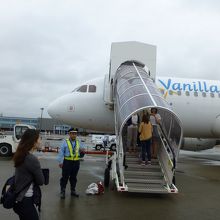 乗り込みます。