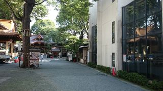 駅前にひっそりと佇む神社！！