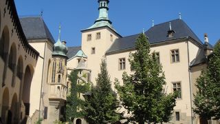 今はひっそりとしています