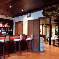 ホテルエントランスにあるバーカウンター