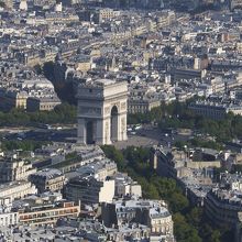 凱旋門も見えます