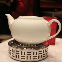 いくらでも継ぎ足されるジャスミンティー