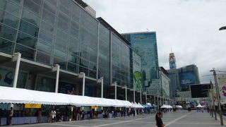 伊勢丹もあります