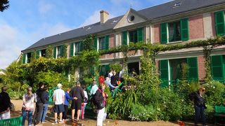 家の中の写真撮影は禁止です