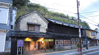 歴史ある建物でお茶。