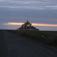 遠くに見えるモンサンミッシェル