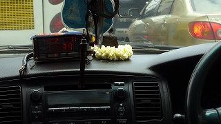 市街なら100バーツ（300円強）で、大抵回れます