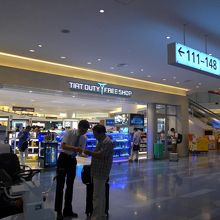 TIAT DUTY FREE SHOP 品揃えはまあまあです