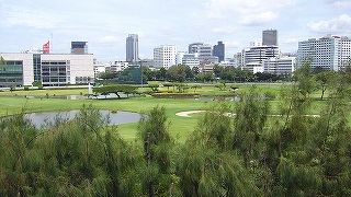 市街ど真ん中にある競馬＆ゴルフ場