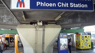 主要駅の間にあり観光客には馴染み薄い駅