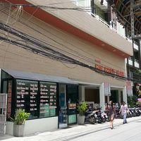 前の道路から見たところ。