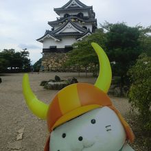 彦根城でひこにゃんに会う？