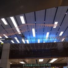 空港内のアート