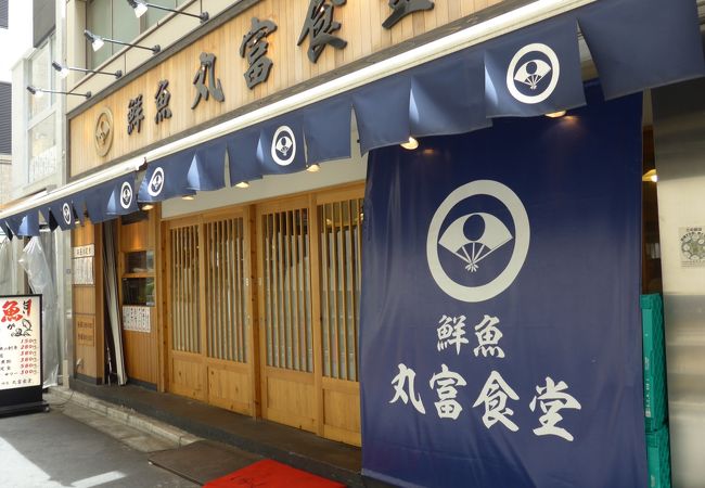 ランチタイムに行きました