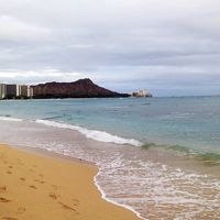 ワイキキビーチ　朝の散歩