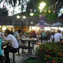 日が落ちはじめ、南国ムードばっちりです♪