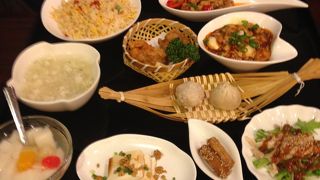 料理はおいしいが