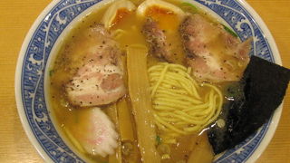 ダブルスープ発祥のラーメン店です。