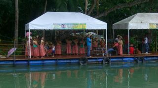 屋形船による川下り