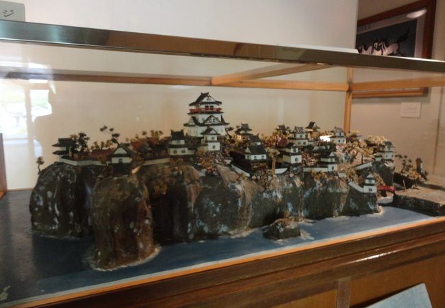 臼杵城主稲葉家由来の宝物などの展示館です。