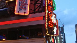 試食のチョコ貰えます