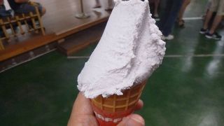 竜ヶ岩洞で食べるジェラート