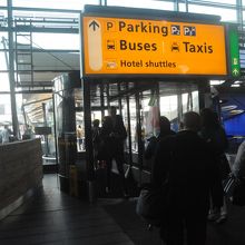 市内観光へ繰り出します。