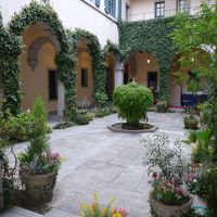 ホテル入ってすぐある中庭