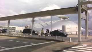 仁川空港から列車に乗ると通ります