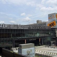 サイアム駅前にある