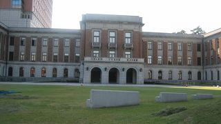 ドラマや映画の撮影にも使われている美しい建物