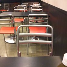 夜中のイートインは流石に空いていました