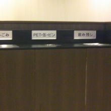 お湯を捨てる箇所も設置されていてカップ焼きそばにも便利です