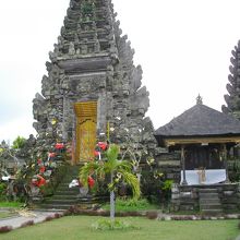 寺院の入口