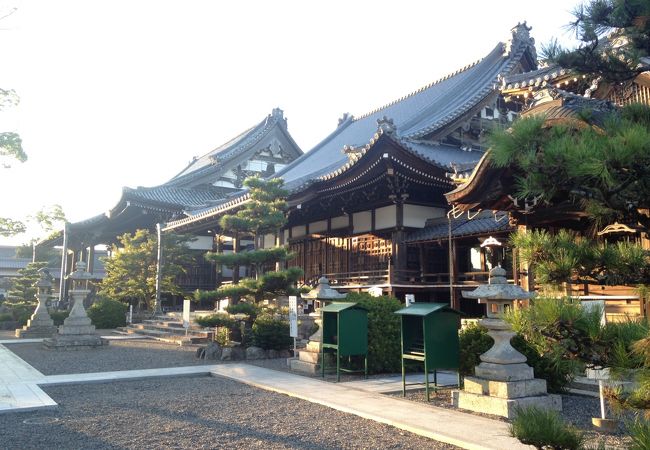 住宅街にある大きなお寺さん!!