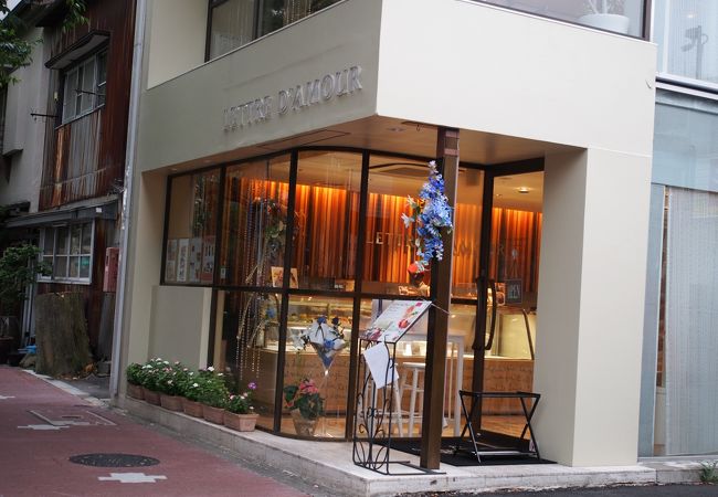 白金のパティスリー