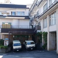 クルマはバレーパーキング方式