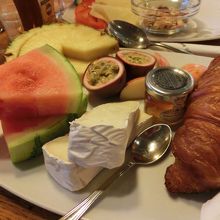 朝食セット・詩人。10.50ユーロ。