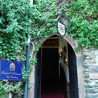 ホテル入り口です