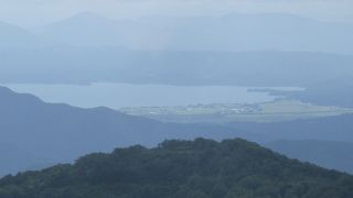 はるか猪苗代湖まで見晴らせます