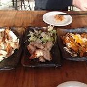 生ビールととてもよく合う鉄板焼きのラインナップです。ビールは、エキストラコールドビールも用意されているので、おつまみセットをベースに生ビールで食べてみてください。