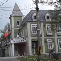 春は、プチホテル風に見えます。