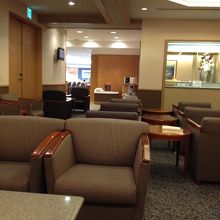 空港内ラウンジも多くなってきました