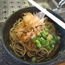 おぶりなかつおぶしが惜し気も無く入ってたったの￥３００@@